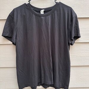 Lululemon Shirt Womens Black Metal Vent Tech Short Size 12 C26